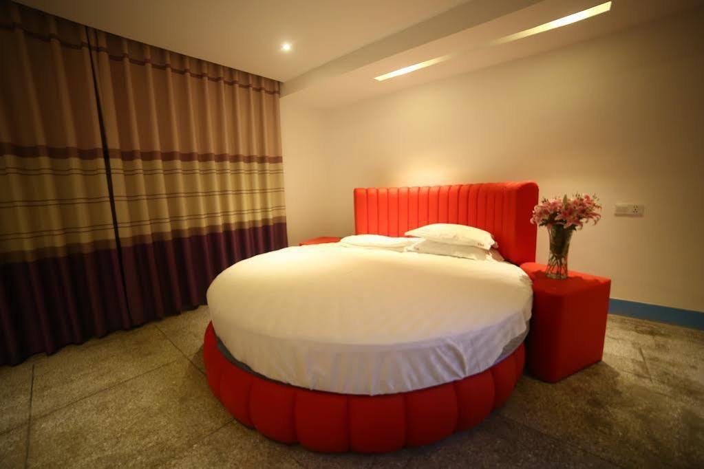 Luoyang Heartland International Youth Hostel Экстерьер фото