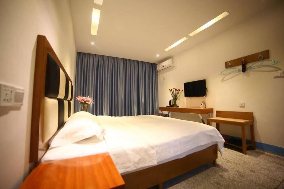 Luoyang Heartland International Youth Hostel Экстерьер фото
